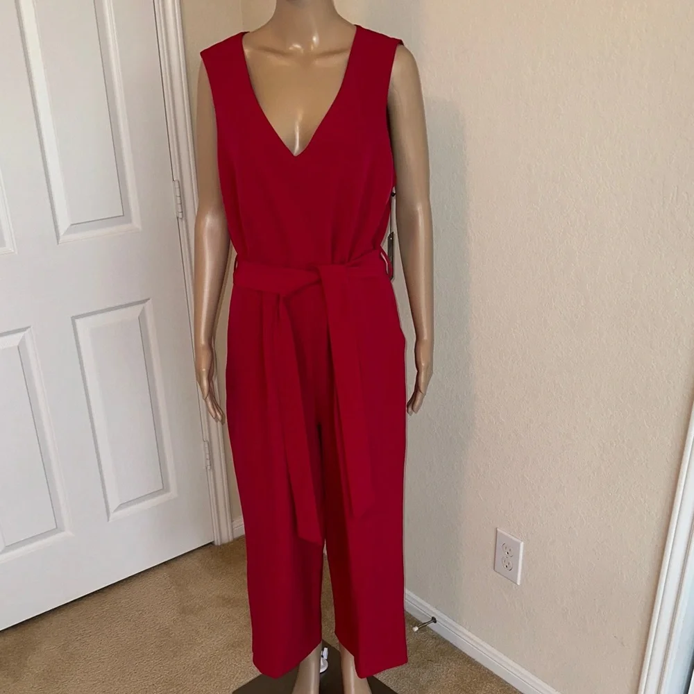 NWT Vince Camuto Vibrant Red V-Neck Jumpsuit Size 14 - Picture 1 of 16
